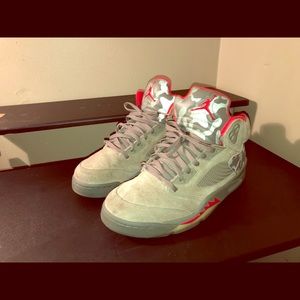 Air Jordan retro 5’s